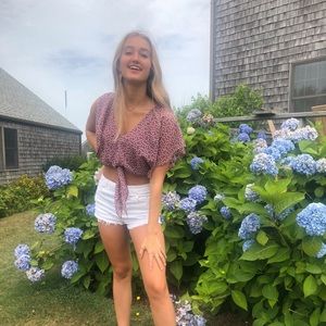 Meet your Posher, Elise